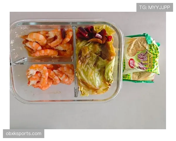 萨卡家的冰箱里只有水煮鸡胸肉和蛋白粉? 萨卡家的冰箱里只有水煮鸡胸肉和蛋白粉?